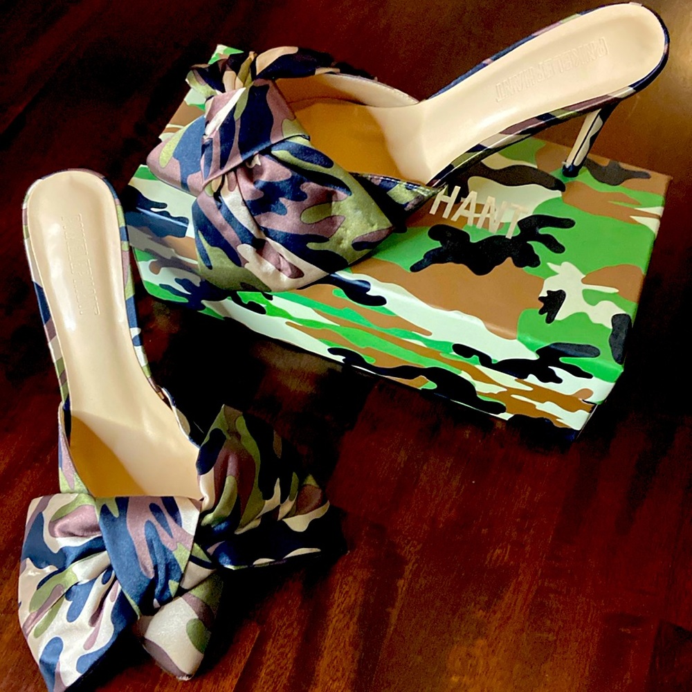 💚🖤🤎PINK ELEPHANT CAMO MULES💚🤎🖤